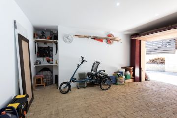 https://cdn.resales-online.com/public/sjfjhu3jtj/properties/8967fe40592a11eca97d0217bc231ef4/w1200/14-d70dc3102c00d7be0e872dfe1c1f86d7.jpg?v=1639086568