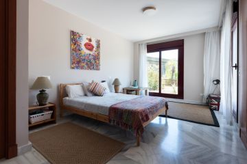 https://cdn.resales-online.com/public/sjfjhu3jtj/properties/8967fe40592a11eca97d0217bc231ef4/w1200/32-e7f90ea5feef5e01d64d74d6b6d8a834.jpg?v=1639086568