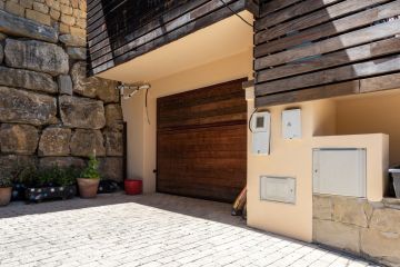 https://cdn.resales-online.com/public/sjfjhu3jtj/properties/8967fe40592a11eca97d0217bc231ef4/w1200/45-01c04843d290a76d467d9ac6fc2ef7a6.jpg?v=1639086568