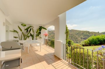 https://cdn.resales-online.com/public/v8b00unuc7/properties/cc68eeaf04ba11ecaa340217bc231ef4/w1200/3-e898b2bb2a2fdfd06d2c39894dce8316.jpg?v=1629802041