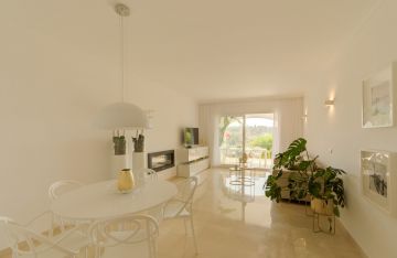 https://cdn.resales-online.com/public/v8b00unuc7/properties/cc68eeaf04ba11ecaa340217bc231ef4/w1200/4-c23c0f86247804fa50226aecd8b0b2c8.jpg?v=1629802041