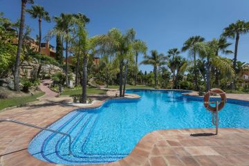 https://cdn.resales-online.com/public/jurdhh2l9d/properties/d777275e6d6a11eca97d0217bc231ef4/w1200/2-5bd7b9d04b45e33852eaf0ec6670150d.jpg?v=1641316038
