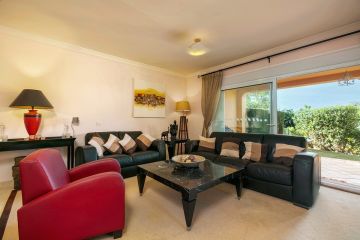 https://cdn.resales-online.com/public/jurdhh2l9d/properties/d777275e6d6a11eca97d0217bc231ef4/w1200/4-c23c0f86247804fa50226aecd8b0b2c8.jpg?v=1641316038