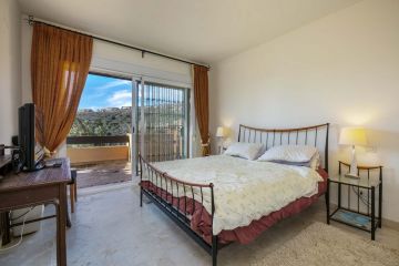 https://cdn.resales-online.com/public/jurdhh2l9d/properties/d777275e6d6a11eca97d0217bc231ef4/w1200/8-e64a9055bba3e77ac8aca3b893cdf826.jpg?v=1641316038