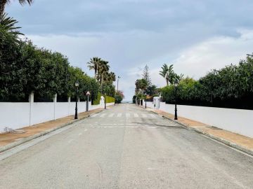 https://cdn.resales-online.com/public/0741nl4ih1/properties/efe3d18993c511eca97d0217bc231ef4/w1200/19-d0ed7da2012a09046d307c195d98e7d6.jpg?v=1647011132