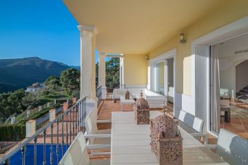 https://cdn.resales-online.com/public/fei838s22c/properties/fea190a4876611eca97d0217bc231ef4/w1200/69-54d9999506d2ff9fbab308652c6cf1b0.jpg?v=1674160127