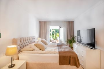https://cdn.resales-online.com/public/jja1jz8h5h/properties/8f42e85a9f6911eca97d0217bc231ef4/w1200/14-d70dc3102c00d7be0e872dfe1c1f86d7.jpg?v=1646807226