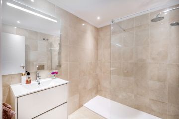 https://cdn.resales-online.com/public/jja1jz8h5h/properties/8f42e85a9f6911eca97d0217bc231ef4/w1200/17-dd5fcd4f0eb487dfa3803f7e20814c0e.jpg?v=1646807226