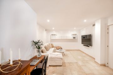 https://cdn.resales-online.com/public/jja1jz8h5h/properties/8f42e85a9f6911eca97d0217bc231ef4/w1200/3-e898b2bb2a2fdfd06d2c39894dce8316.jpg?v=1646807226