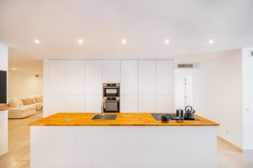 https://cdn.resales-online.com/public/jja1jz8h5h/properties/8f42e85a9f6911eca97d0217bc231ef4/w1200/5-3595ad71cbd87be6c3643a4285ef4791.jpg?v=1646807226