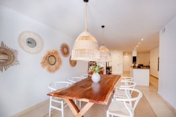 https://cdn.resales-online.com/public/jja1jz8h5h/properties/8f42e85a9f6911eca97d0217bc231ef4/w1200/7-aa4cc561180b369757c0bb4af9886cd3.jpg?v=1646807226