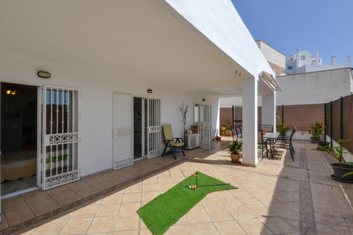 https://cdn.resales-online.com/public/da3ha4dk99/properties/c1c94411a44811eca97d0217bc231ef4/w1200/2-5bd7b9d04b45e33852eaf0ec6670150d.jpg?v=1647343320