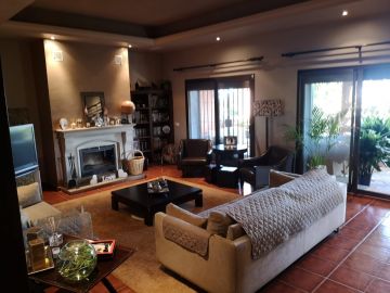 https://cdn.resales-online.com/public/lahrid967e/properties/63c47222a39b11eca97d0217bc231ef4/w1200/2-5bd7b9d04b45e33852eaf0ec6670150d.jpg?v=1647272070