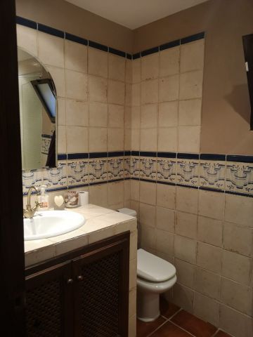 https://cdn.resales-online.com/public/lahrid967e/properties/63c47222a39b11eca97d0217bc231ef4/w1200/12-53013098fcab6c38b1379cd33298e050.jpg?v=1647272070