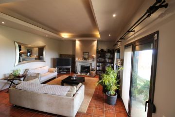 https://cdn.resales-online.com/public/lahrid967e/properties/63c47222a39b11eca97d0217bc231ef4/w1200/22-bcf8e6250e0bab365f900a8ac31ac040.jpg?v=1648853537