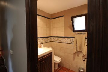 https://cdn.resales-online.com/public/lahrid967e/properties/63c47222a39b11eca97d0217bc231ef4/w1200/26-c684a62c9f160a1f90904dd925da0645.jpg?v=1648853537