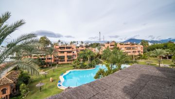 https://cdn.resales-online.com/public/c1vmnhgt2j/properties/d4f378d6a44611eca97d0217bc231ef4/w1200/21-2c707e7c511429b4f8ec4ee5f221ddb6.jpg?v=1647361837