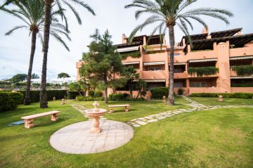 https://cdn.resales-online.com/public/c1vmnhgt2j/properties/d4f378d6a44611eca97d0217bc231ef4/w1200/32-e7f90ea5feef5e01d64d74d6b6d8a834.jpg?v=1647361837