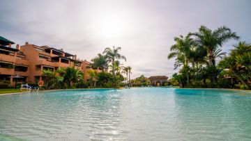 https://cdn.resales-online.com/public/c1vmnhgt2j/properties/d4f378d6a44611eca97d0217bc231ef4/w1200/35-53608d01401493ba18e3704836160563.jpg?v=1647361837