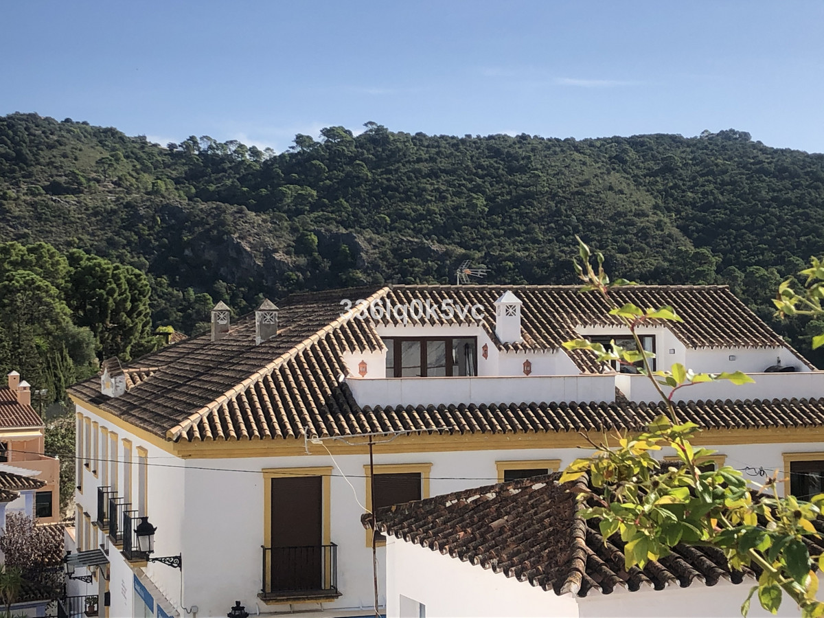 https://cdn.resales-online.com/public/336lq0k5vc/properties/0c1229ab720e11eca97d0217bc231ef4/w1200/1-7980e48d732b6fc85c14b43b94d2aa54.jpg?v=1641821144