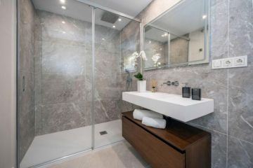 https://cdn.resales-online.com/public/7rg1k5rn6p/properties/f65858dbadd111eca97d0217bc231ef4/w1200/14-d70dc3102c00d7be0e872dfe1c1f86d7.jpg?v=1648392997