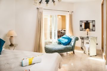 https://cdn.resales-online.com/public/avr9vuq8uu/properties/8f358f26962611eca97d0217bc231ef4/w1200/18-cc72f169493c096e712837ff5d8b6e41.jpg?v=1647608060
