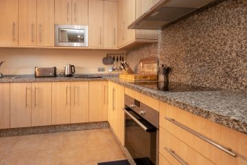 https://cdn.resales-online.com/public/avr9vuq8uu/properties/8f358f26962611eca97d0217bc231ef4/w1200/26-c684a62c9f160a1f90904dd925da0645.jpg?v=1647608060
