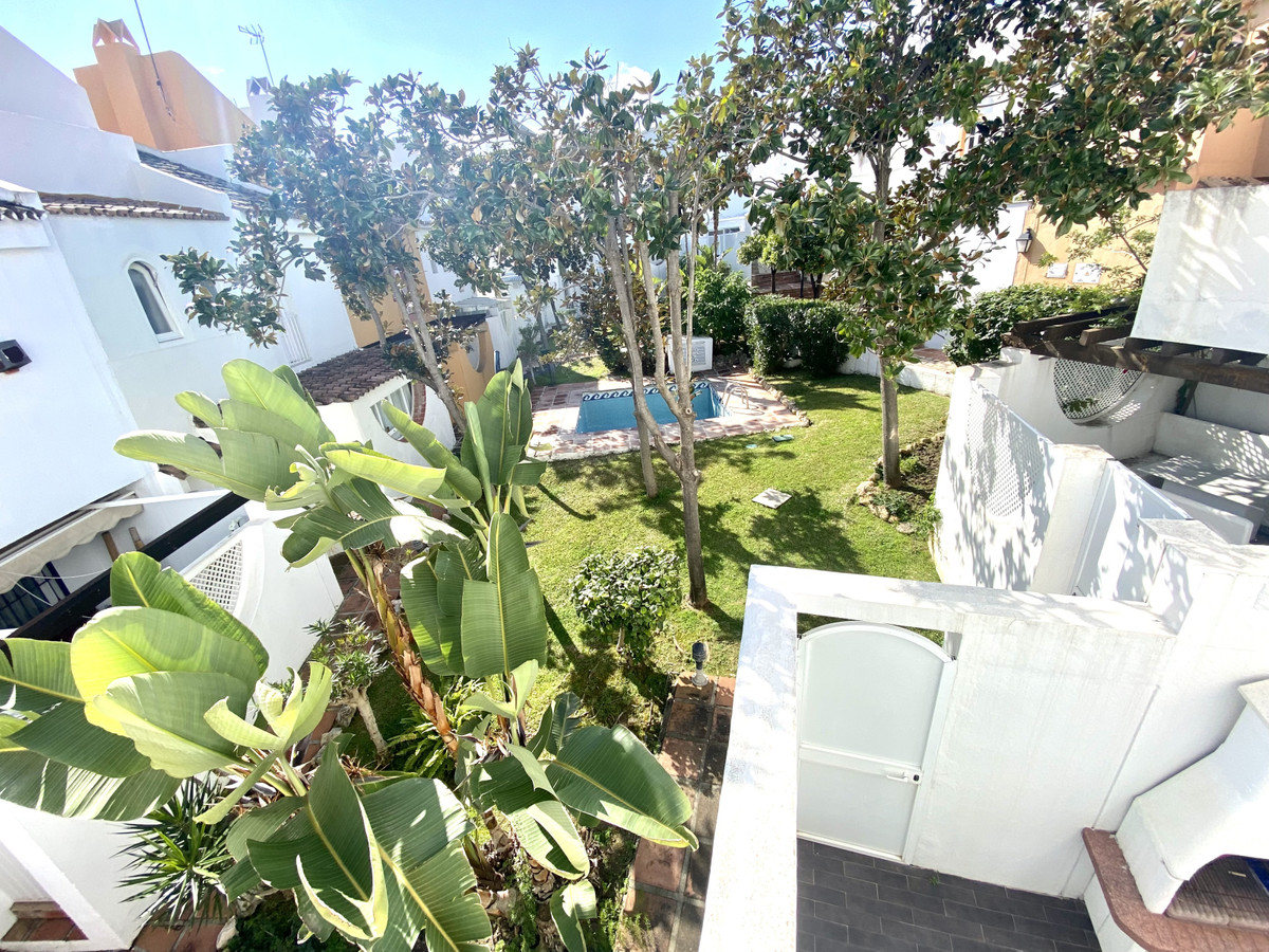 https://cdn.resales-online.com/public/3gccpne2s8/properties/07578a2cb34111eca97d0217bc231ef4/w1200/1-7980e48d732b6fc85c14b43b94d2aa54.jpg?v=1648993588