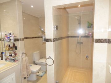 https://cdn.resales-online.com/public/7rg1k5rn6p/properties/4ba61b5db29b11eca97d0217bc231ef4/w1200/3-e898b2bb2a2fdfd06d2c39894dce8316.jpg?v=1648919065