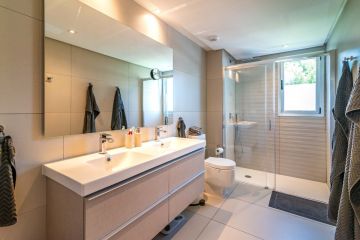 https://cdn.resales-online.com/public/jja1jz8h5h/properties/820b9cfcb23a11eca97d0217bc231ef4/w1200/11-20939a0134ad724a8cb2a801094d15a4.jpg?v=1648876090
