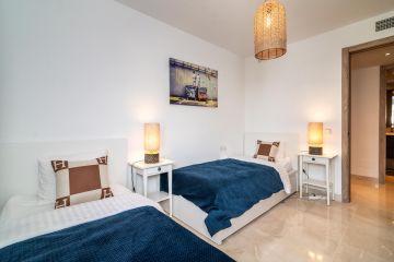 https://cdn.resales-online.com/public/jja1jz8h5h/properties/820b9cfcb23a11eca97d0217bc231ef4/w1200/15-11d12f2f454f2f5e9b981fdd8b901d51.jpg?v=1648876090