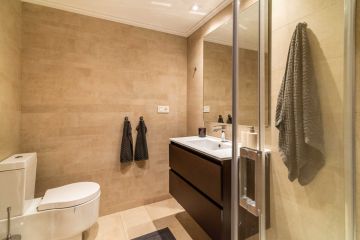 https://cdn.resales-online.com/public/jja1jz8h5h/properties/820b9cfcb23a11eca97d0217bc231ef4/w1200/19-d0ed7da2012a09046d307c195d98e7d6.jpg?v=1648876090
