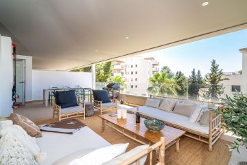 https://cdn.resales-online.com/public/jja1jz8h5h/properties/820b9cfcb23a11eca97d0217bc231ef4/w1200/3-e898b2bb2a2fdfd06d2c39894dce8316.jpg?v=1648876090