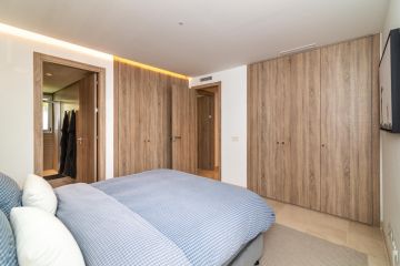 https://cdn.resales-online.com/public/jja1jz8h5h/properties/820b9cfcb23a11eca97d0217bc231ef4/w1200/8-e64a9055bba3e77ac8aca3b893cdf826.jpg?v=1648876090