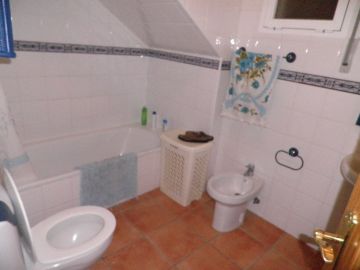 https://cdn.resales-online.com/public/t2k3jmpl4k/properties/bff48aa4ba7a11eca97d0217bc231ef4/w1200/7-aa4cc561180b369757c0bb4af9886cd3.jpg?v=1649783291