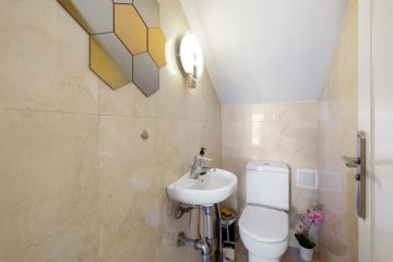 https://cdn.resales-online.com/public/98eevfg45e/properties/93dd0dbeb73811eca97d0217bc231ef4/w1200/13-5fd73dea700db77384c091ca9818b1a9.jpg?v=1649668920