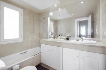 https://cdn.resales-online.com/public/98eevfg45e/properties/93dd0dbeb73811eca97d0217bc231ef4/w1200/24-613bbc26f32d7013d348ef202dd30a43.jpg?v=1649668920