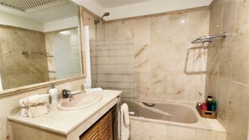 https://cdn.resales-online.com/public/u3l2ad5ic9/properties/e91f75b8bfc311eca97d0217bc231ef4/w1200/14-d70dc3102c00d7be0e872dfe1c1f86d7.jpg?v=1650367279