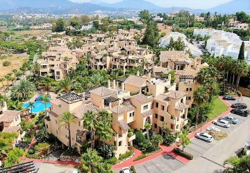 https://cdn.resales-online.com/public/u3l2ad5ic9/properties/e91f75b8bfc311eca97d0217bc231ef4/w1200/20-d1f7658cbe4ba6cd8666fec30fba80ad.jpg?v=1650367279