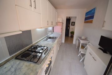 https://cdn.resales-online.com/public/anqqltgsqf/properties/2d9f64afbfb011eca97d0217bc231ef4/w1200/17-dd5fcd4f0eb487dfa3803f7e20814c0e.jpg?v=1650359534