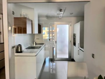 https://cdn.resales-online.com/public/srkj52ppih/properties/957a9dc7c53c11eca97d0217bc231ef4/w1200/9-467d0cee5b725f3ef65f102a0c2e69c0.jpg?v=1650968629