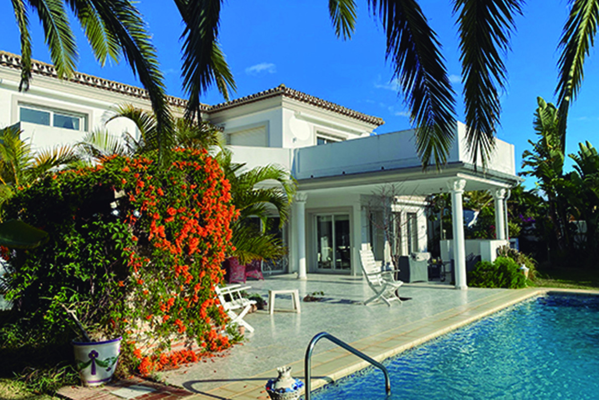 https://cdn.resales-online.com/public/pg5ce1tdbg/properties/f41ff95cae6a11eca97d0217bc231ef4/w1200/1-7980e48d732b6fc85c14b43b94d2aa54.jpg?v=1650895760