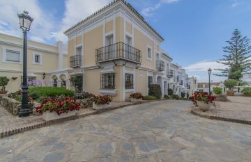 https://cdn.resales-online.com/public/vvmdwbkuht/properties/5e7fdb82c6ef11eca97d0217bc231ef4/w1200/27-f6e8bc237ba13ac4c268badec6354f3d.jpg?v=1651167402