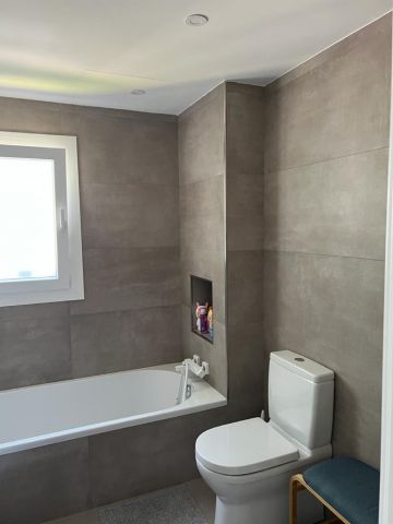 https://cdn.resales-online.com/public/sjfjhu3jtj/properties/e99efc09c7bf11eca97d0217bc231ef4/w1200/17-dd5fcd4f0eb487dfa3803f7e20814c0e.jpg?v=1651252628