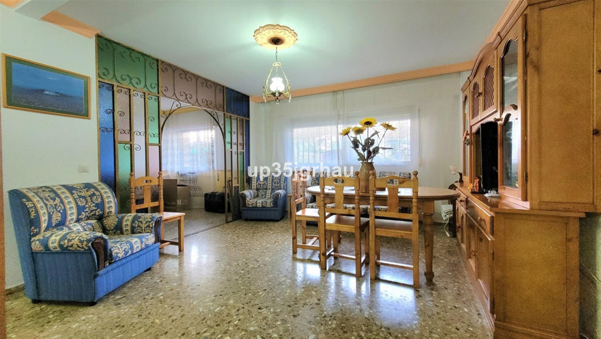 https://cdn.resales-online.com/public/up35jgrhau/properties/4d58c1e4c86711eca97d0217bc231ef4/w1200/1-7980e48d732b6fc85c14b43b94d2aa54.jpg?v=1651315739