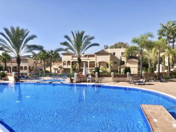 https://cdn.resales-online.com/public/qdjtjebe7p/properties/ef387750c6ad11eca97d0217bc231ef4/w1200/1-7980e48d732b6fc85c14b43b94d2aa54.jpg?v=1651643300