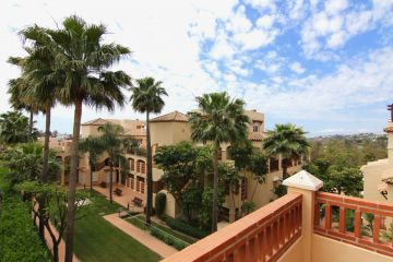https://cdn.resales-online.com/public/qdjtjebe7p/properties/ef387750c6ad11eca97d0217bc231ef4/w1200/15-11d12f2f454f2f5e9b981fdd8b901d51.jpg?v=1651643300