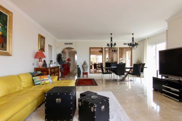 https://cdn.resales-online.com/public/qdjtjebe7p/properties/ef387750c6ad11eca97d0217bc231ef4/w1200/7-aa4cc561180b369757c0bb4af9886cd3.jpg?v=1651643300