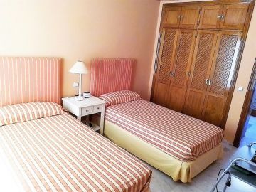 https://cdn.resales-online.com/public/e2ugqf2s30/properties/d10dad0fcbaa11eca97d0217bc231ef4/w1200/18-cc72f169493c096e712837ff5d8b6e41.jpg?v=1651673553