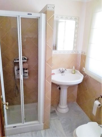 https://cdn.resales-online.com/public/e2ugqf2s30/properties/d10dad0fcbaa11eca97d0217bc231ef4/w1200/19-d0ed7da2012a09046d307c195d98e7d6.jpg?v=1651673553